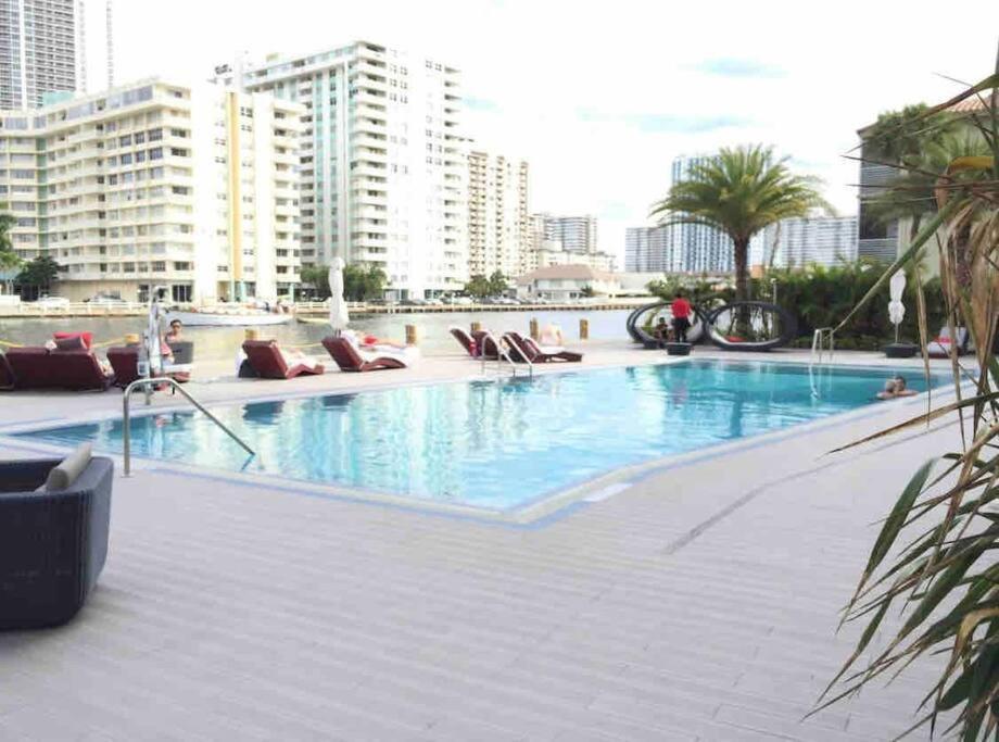 Beachwalk 1B 1B Incredible View Apartment 14 A Hallandale Beach Ngoại thất bức ảnh