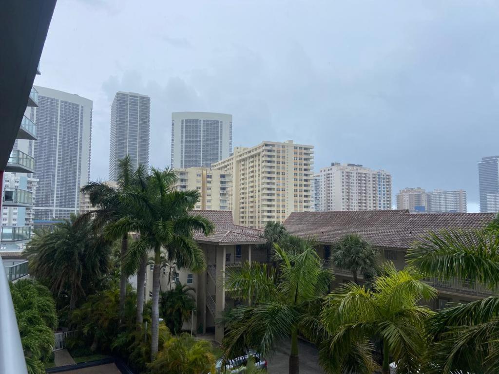Beachwalk 1B 1B Incredible View Apartment 14 A Hallandale Beach Ngoại thất bức ảnh